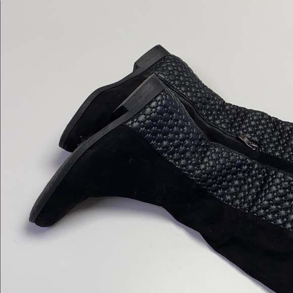 Black Boots - Picture 4 of 5